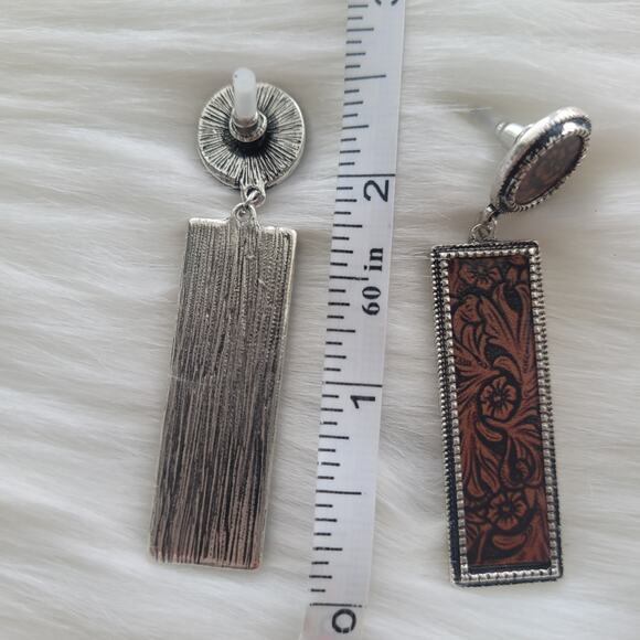 Faux Leather Flower Print Dangle Post Earrings Alloy‎ Silver Plated - Picture 4 of 5